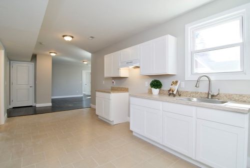 8 Conner Ave, Montgomery MA 01085-2325 exterior