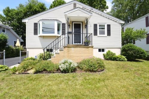 315 Lake St, Weymouth, MA 02189-1254