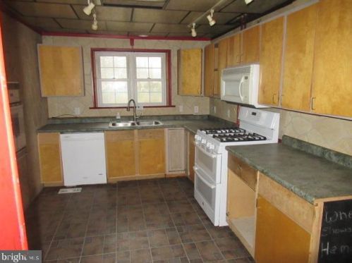 124 Edith Ave, West Deptford NJ 08096-3521 exterior