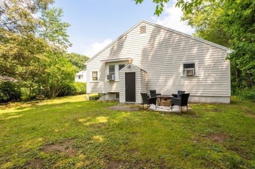 2 Lee Rd, North Reading MA 01864-3314 exterior