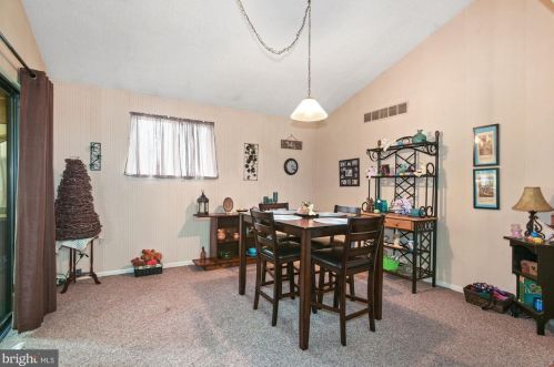 554 Elberne Ave, West Deptford NJ 08093-1715 exterior