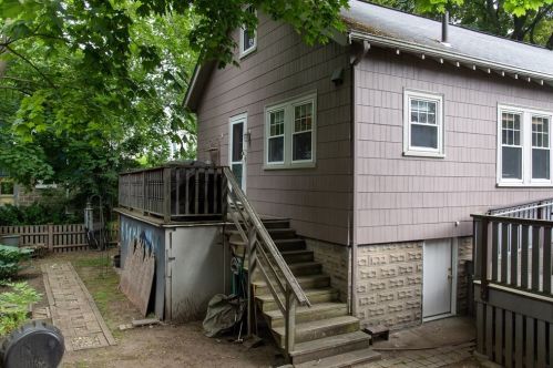 46 Blossom St, Arlington MA 02474-2639 exterior