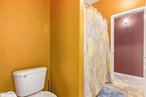 6715 37 Dr, Phoenix AZ 85053-3749 exterior