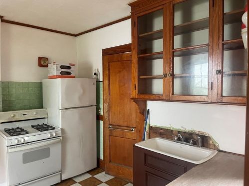 47 Pleasant St, Everett MA  02149-2834 exterior