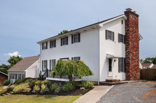 109 Kenyon Rd, Tiverton, RI 02878-1647