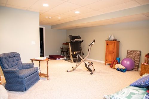 143 Brookfield Ln, Agawam MA  01001-3648 exterior