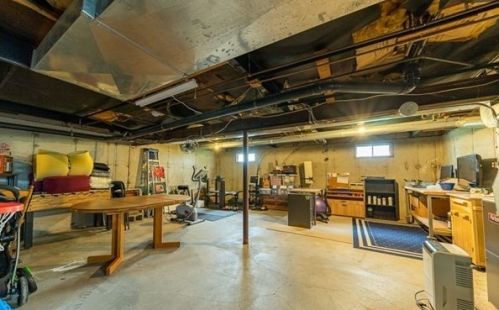 6 Benson St, Worcester MA 01604-3303 exterior