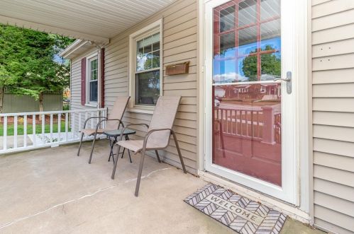 457 Grove Ave, Valpo IN  46385-4240 exterior