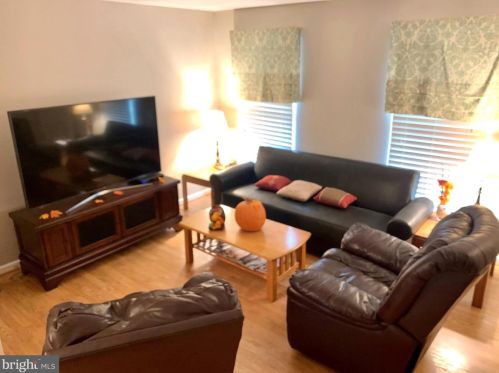 628 Foxton Ct, West Deptford NJ 08051-2038 exterior