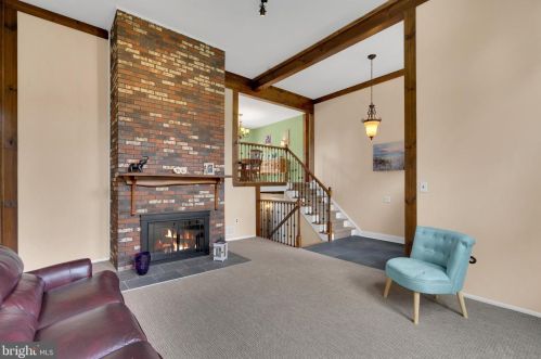 85 Colleen Cir, Trenton NJ 08638-1724 exterior