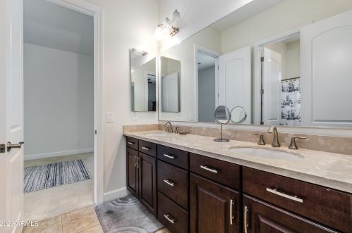 2923 Constance Way, Phoenix AZ 85042-7224 exterior