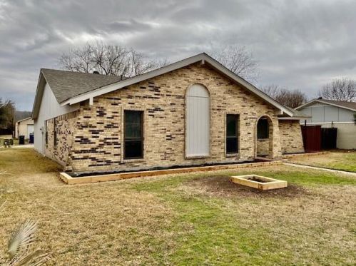 2914 Shenandoah Dr, Garland, TX 75042-4858