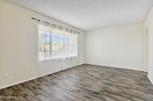 807 Country Gables Dr, Phoenix AZ  85022-3711 exterior