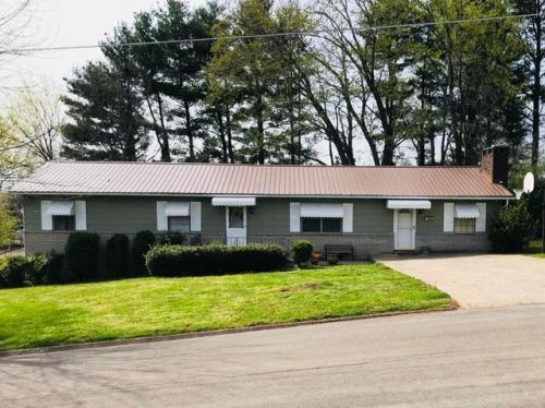 203 Young Dr, Sweetwater TN  37874-3131 exterior