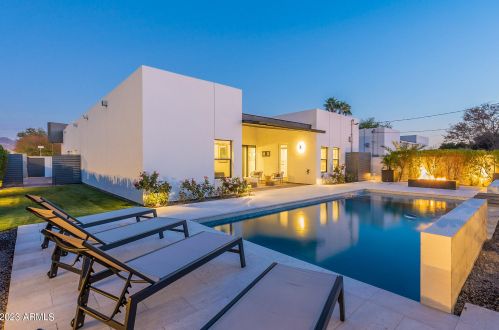 6846 13th Pl, Phoenix AZ  85014-1120 exterior