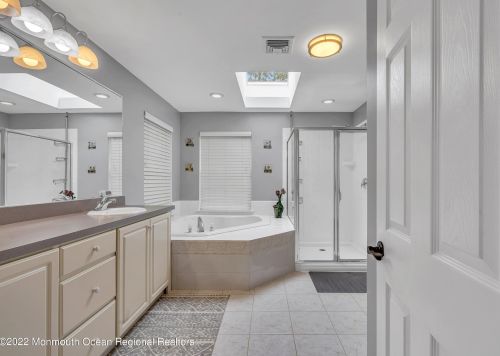 12 Swallow Tail Ct, Jackson Twp NJ 08527-2872 exterior