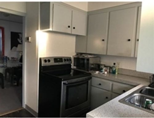 61 Hall St, Fall River MA 02724-2642 exterior