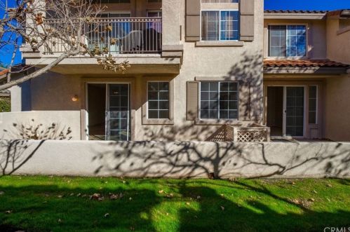 8070 Treeview Ct, Anaheim CA 92808-1553 exterior