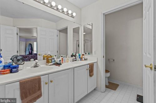 13 Equestrian Dr, Burlington NJ 08016-3065 exterior