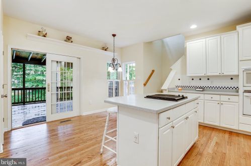 5424 Wooded Way, Columbia MD 21044-5722 exterior