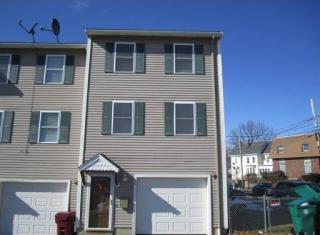 86 6th St, Lowell, MA 01850-2156