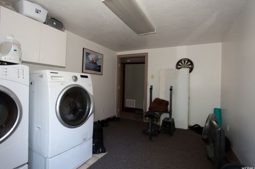 2079 Crk Rd, Sandy UT 84093-6449 exterior