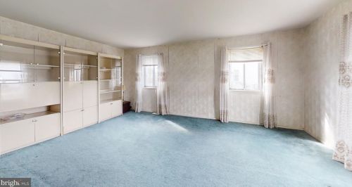 111 Hampshire, West Deptford NJ 08096 exterior