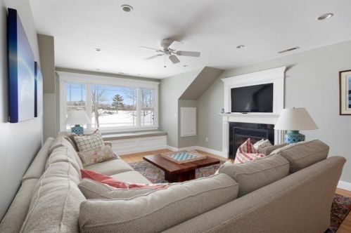 84 Black Rock Dr, Hingham MA 02043-4878 exterior