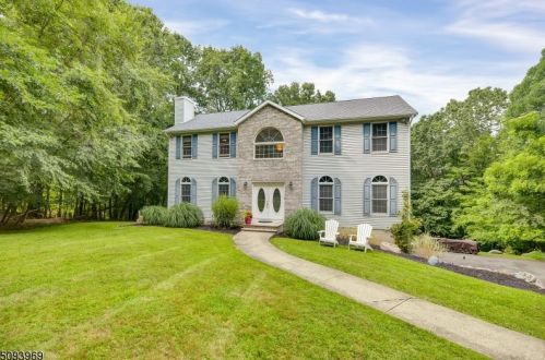 58 Snake Den Rd, Skyline Lakes, NJ 07456-1007