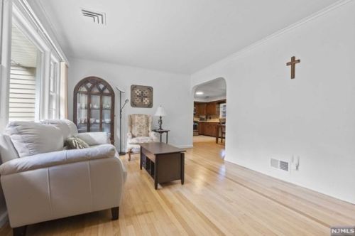 32 Deacon Pl, Cresskill NJ  07626-1139 exterior