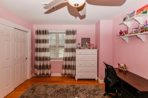 51 Hastings Rd, Dedham MA 02026-5407 exterior