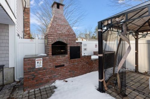 54 Apple Blossom Ln, Taunton MA 02780-4718 exterior