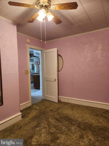 325 Billings Ave, West Deptford NJ 08066-1157 exterior