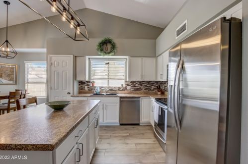 3901 Carol Ann Way, Phoenix AZ 85032-4057 exterior