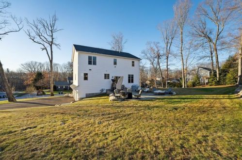 106 Gregory Dr, Seekonk MA  02771-4308 exterior