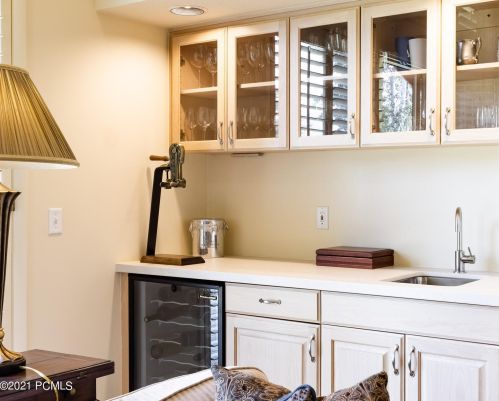 2457 Fairway Vlg Dr, Park City UT 84060-7023 exterior