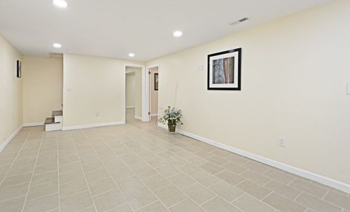 97 Floral St, Shrewsbury MA  01545-3225 exterior