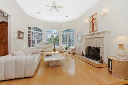 479 West St, Carlisle, MA 01741-1439