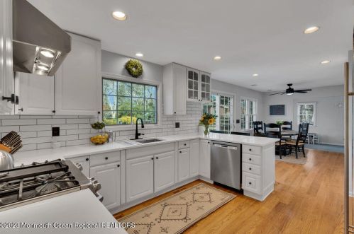 130 Rumson Pl, Little Silver NJ  07739-1044 exterior