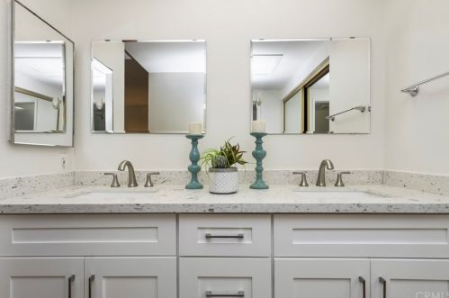 6 Palamedes, Irvine CA 92604-1930 exterior