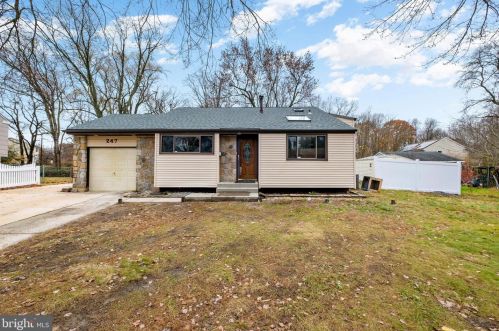 247 Montgomery Dr, West Deptford, NJ 08051-1213