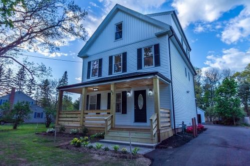 93 West St, West Bridgewater MA  02379-1400 exterior