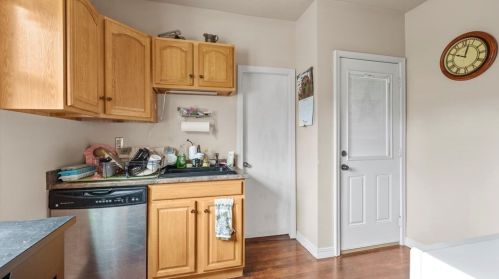 51 Morse Pl, Fall River MA 02724-1346 exterior