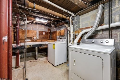 27 Ridgedale Ave, East Hanover NJ 07936-1804 exterior