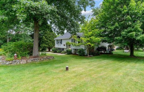 97 Miller St, Seekonk, MA 02771-1901