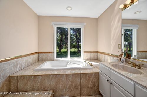 64 Reynolds Dr, Tinton Falls NJ 07724-2323 exterior