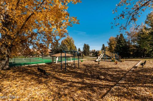 1390 Mdw Loop Rd, Park City UT 84098-5945 exterior