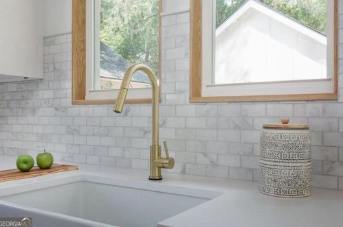 796 Beechwood Ave, Atlanta GA 30310-4209 exterior