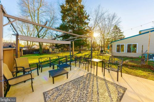 20 Beech Pl, West Deptford NJ 08096-3301 exterior