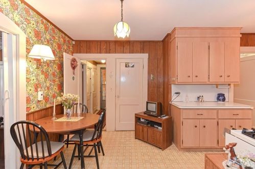 23 Nahanton St, Newton MA 02459-2907 exterior